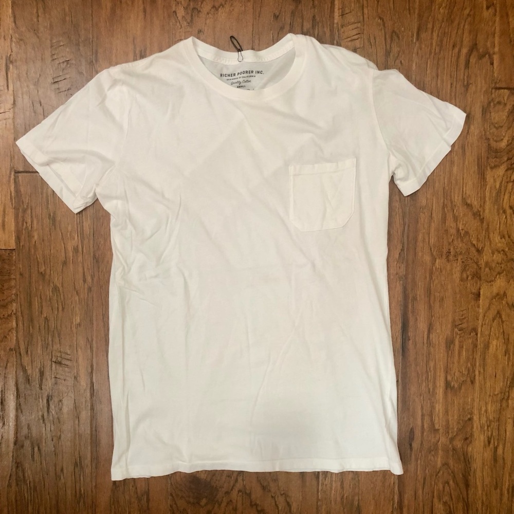 Men’s pocket tee